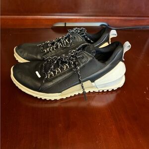 Ecco Sport Black and Cream Athletic Shoes. BIOM 2.0 Luxury Sneaker